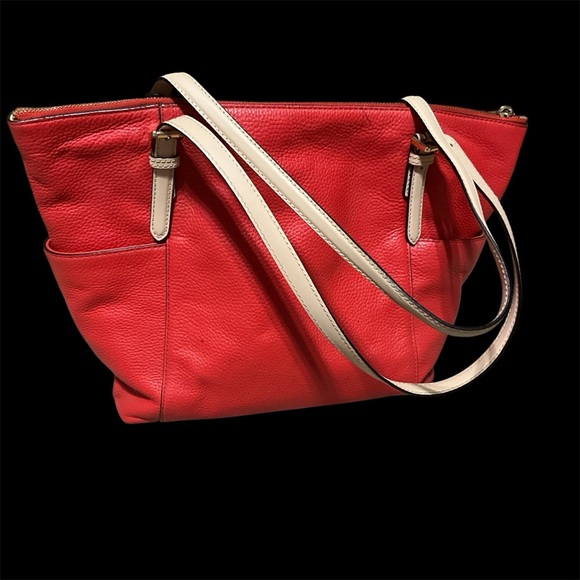 Michael Kors Red Tote Bag Zipper,shoulder. - Picture 4 of 12